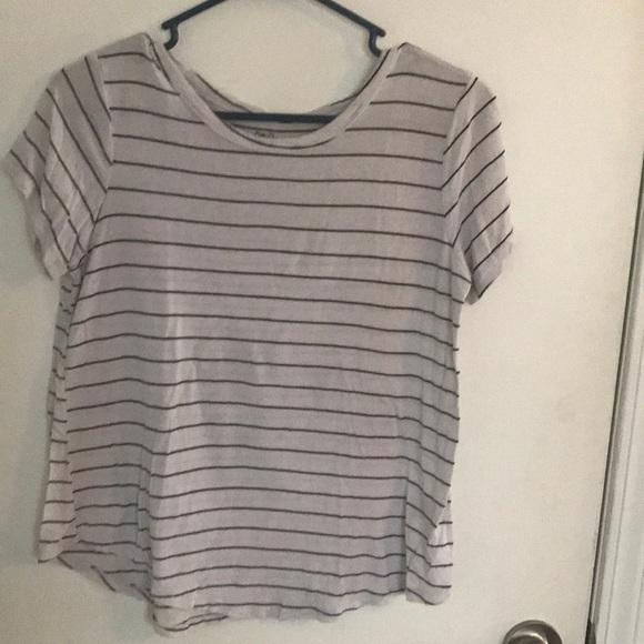Size Small black and white striped tee - Picture 1 of 3